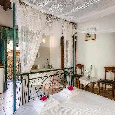 Ifigenia By Marios Lägenhetshotell 3*